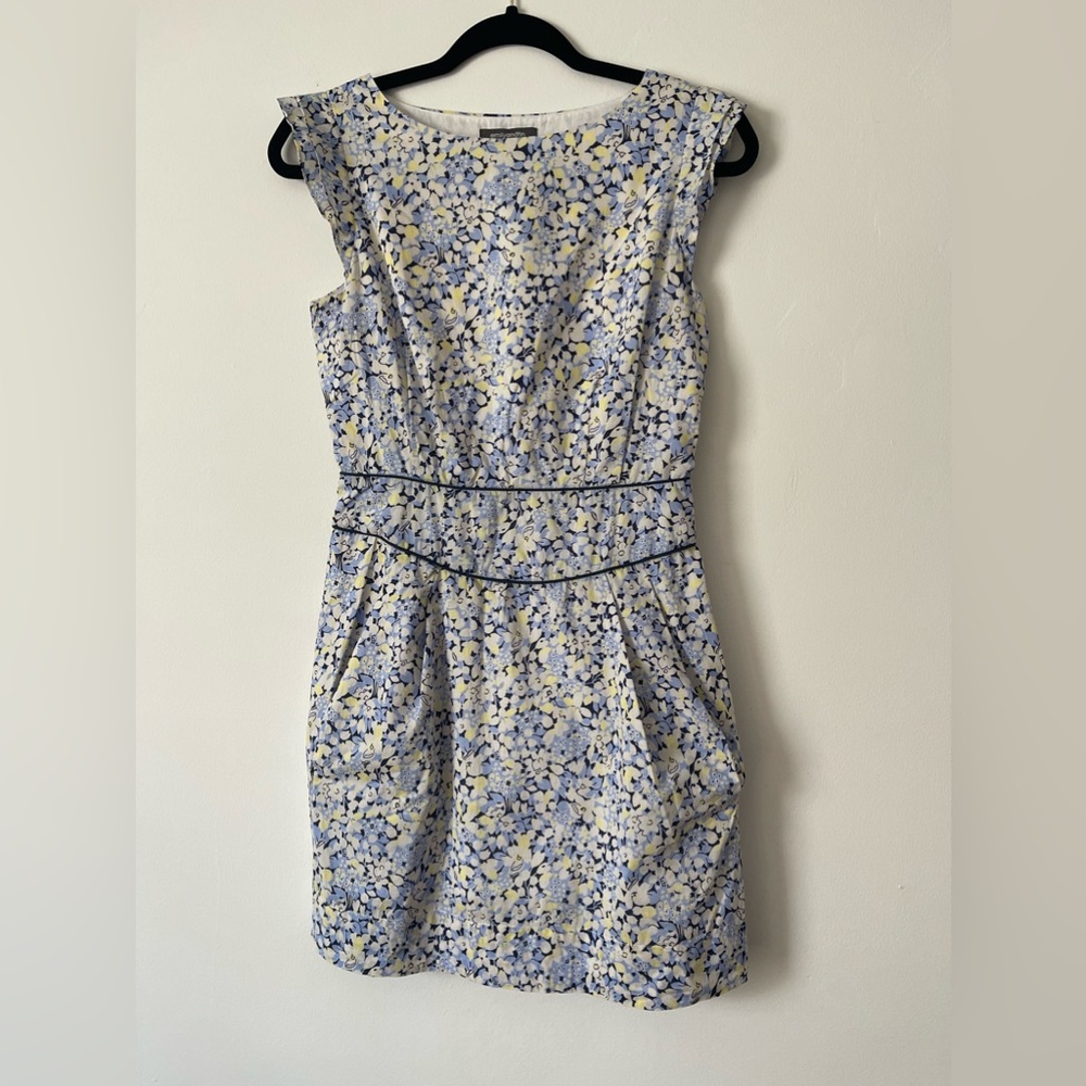 Emily and Fin women’s size small floral dress.